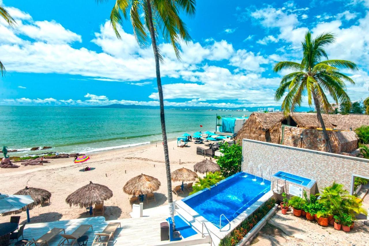 Four-Bedroom Suite with private pool and chef service