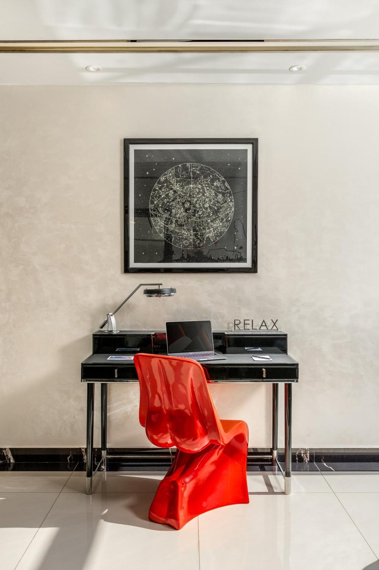 Mousai Corner Suite South