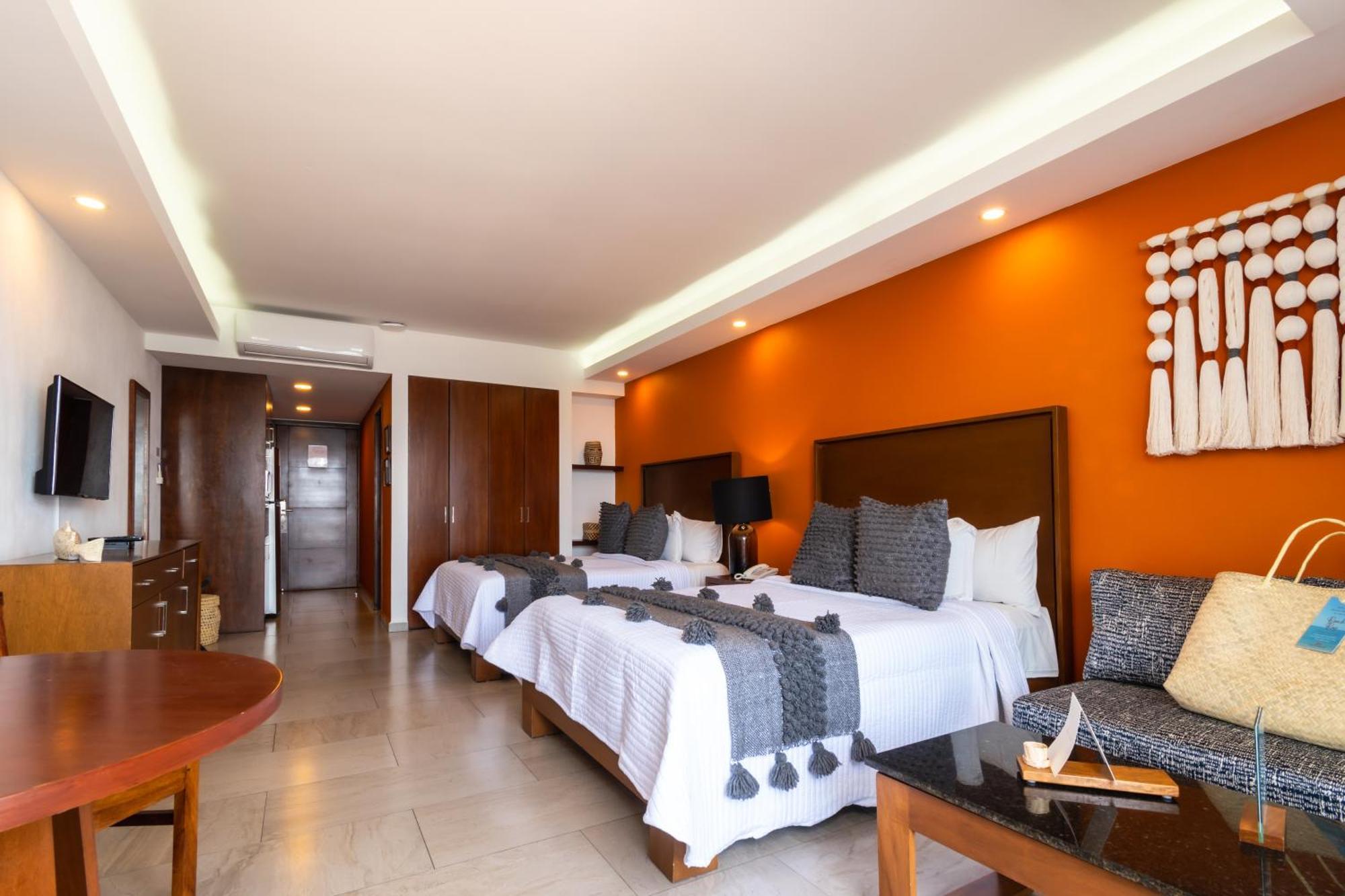 Premium Double Queen Oceanfront Suite