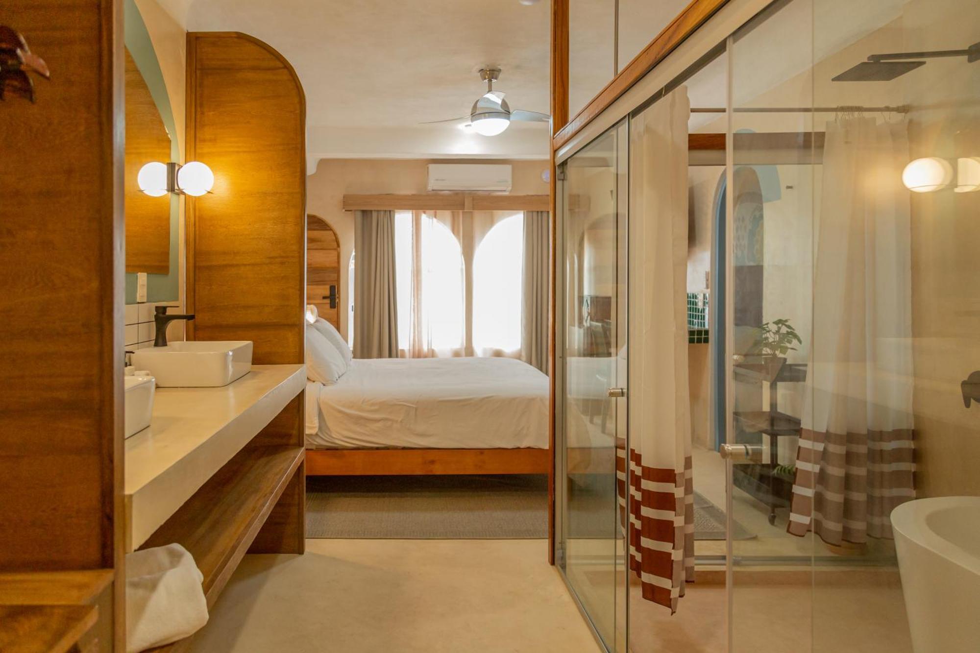 Queen Room