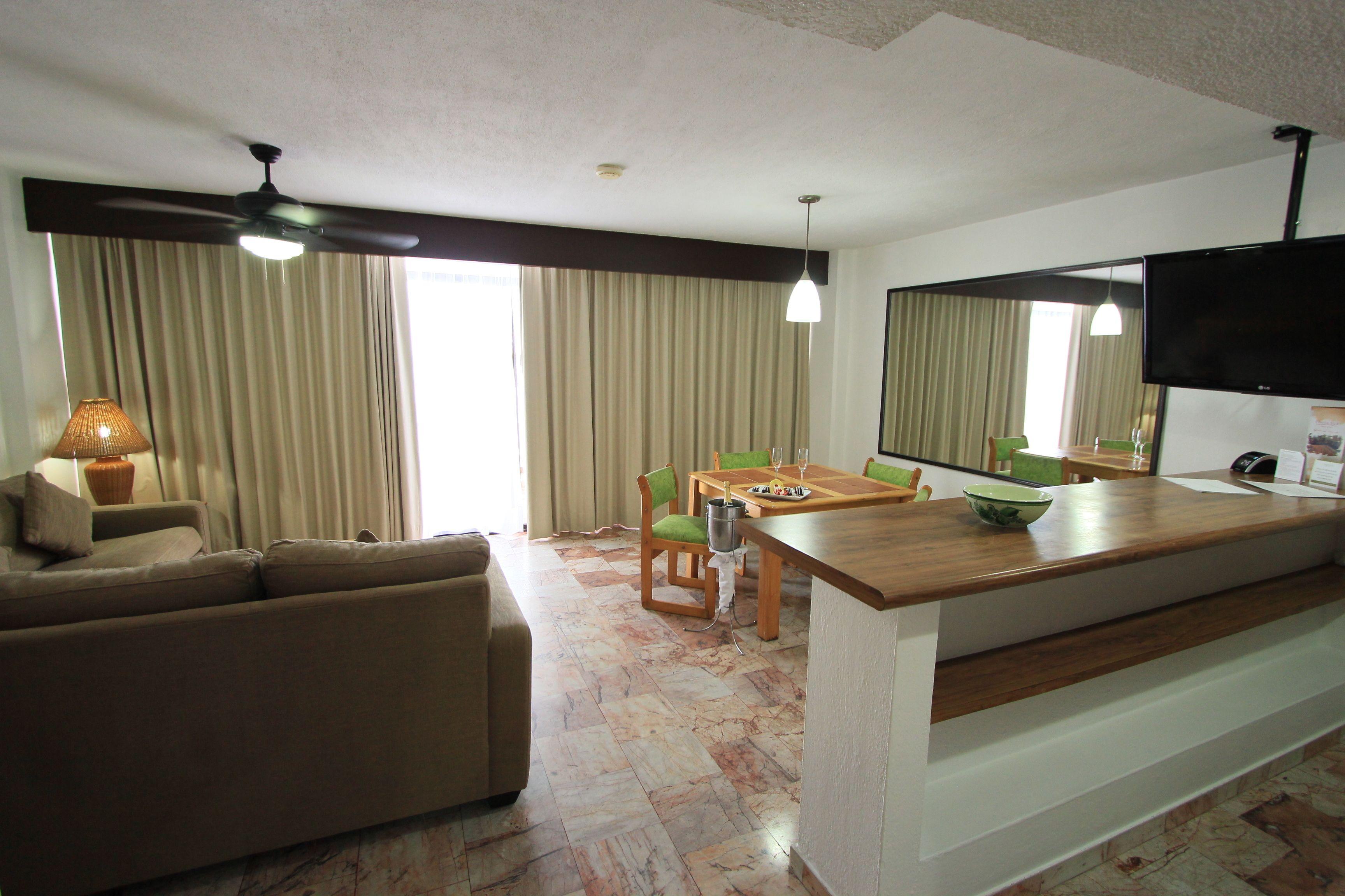 One Bedroom Ocean Front Suite